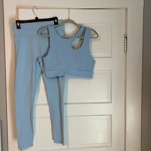 XL sports bra and L powerhold fabletics set